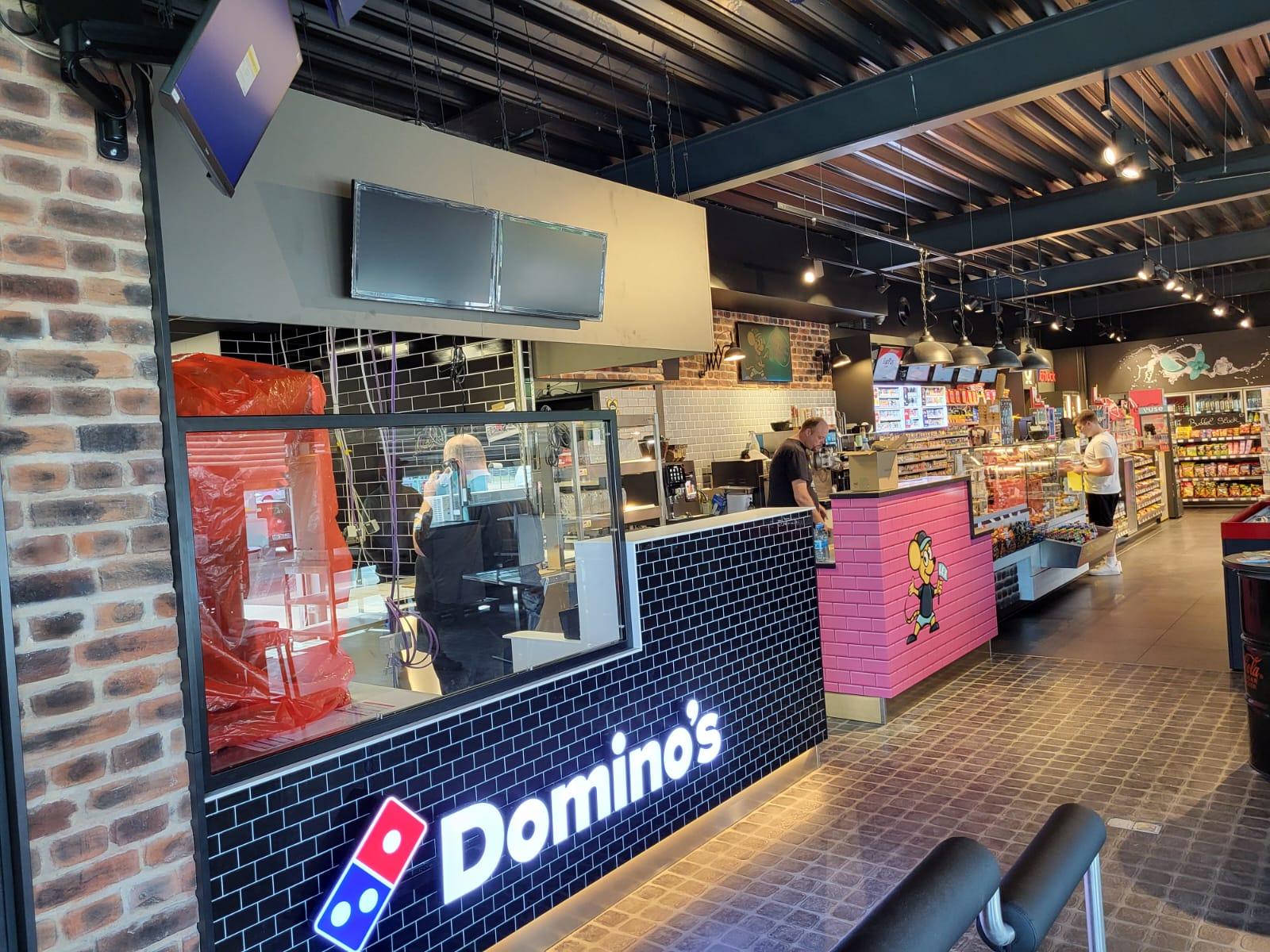 Domino’s Pizza Deutschland eröffnet ersten Tankstellen-Store Deutschlands in Bramsche